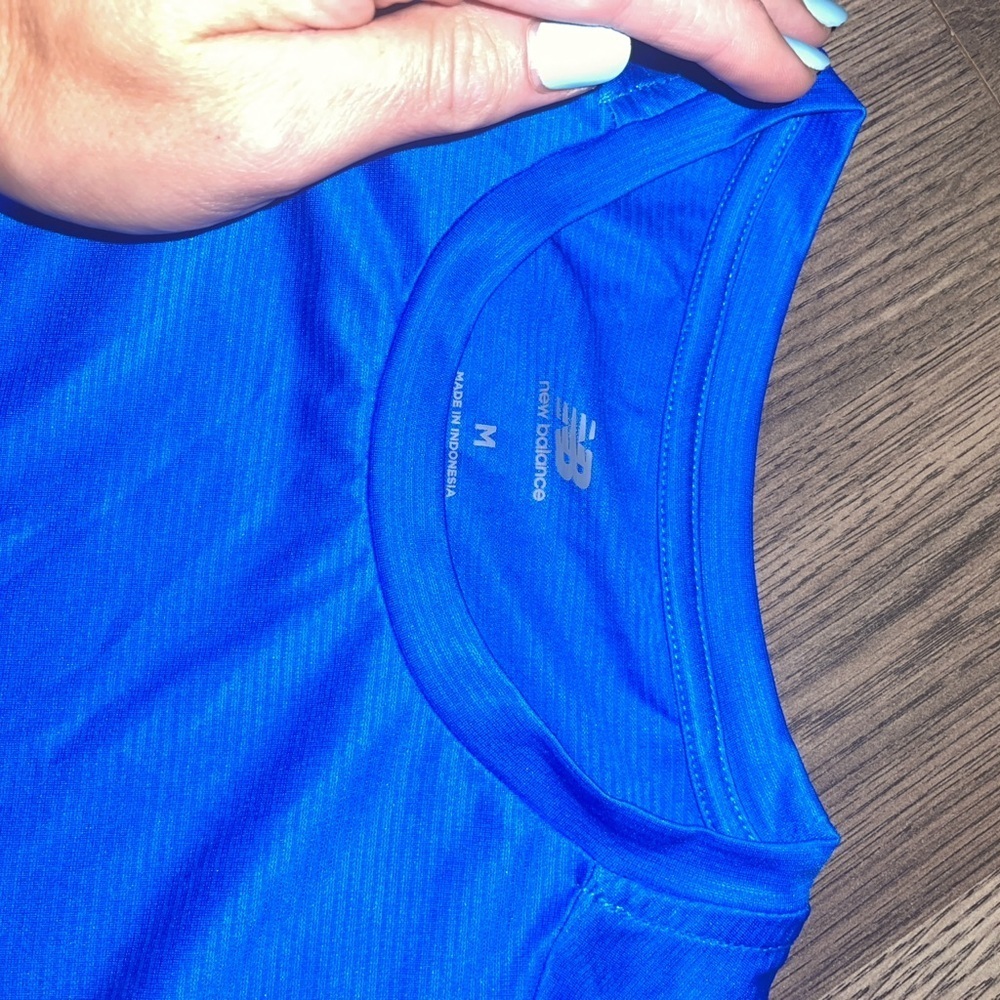 New Balance Men's Vibrant Blue Tee (new without tags) - Picture 2 of 2